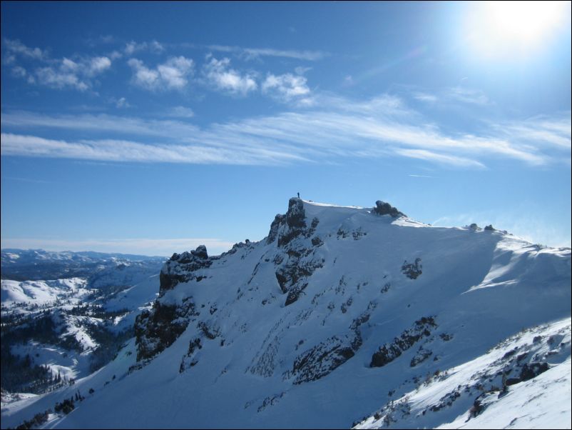 2005-12-09 RedLake (38) Janni on fake summit, Henrich below real summit